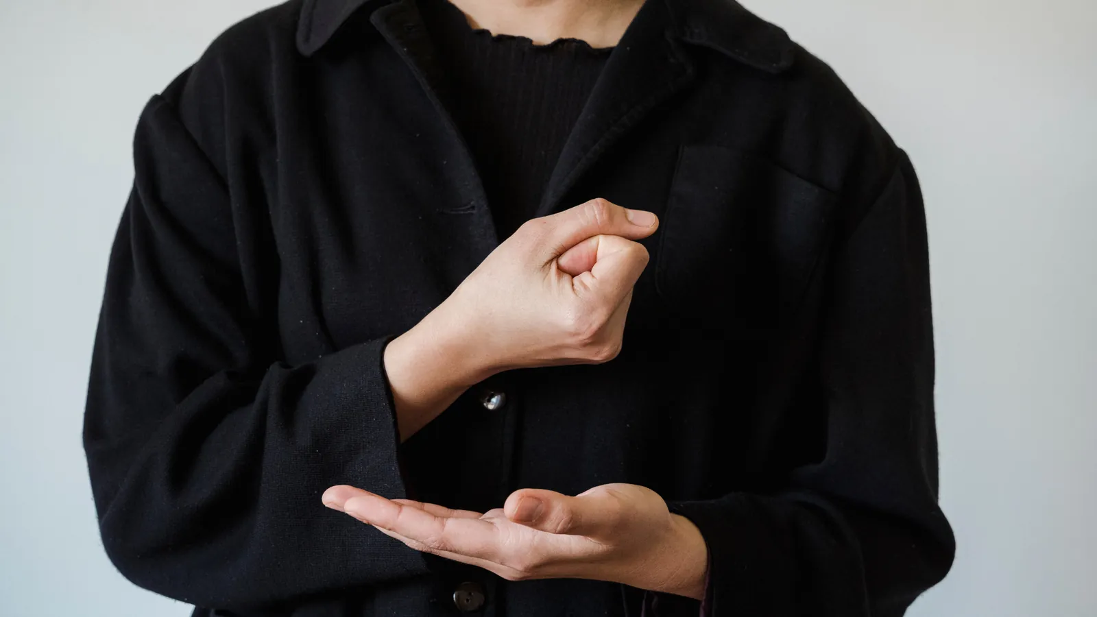 Personne qui s'exprime en langue des signes